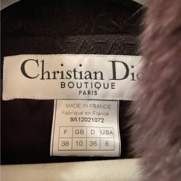 You are looking at a brown coat jacket with fox fur by Christian Dior size 6 - Picture 3 of 10